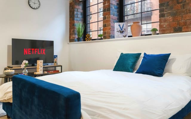 Signature Suite- City Centre, Canal View, Pool Table, Netflix Sleeps 7 - Picture 15