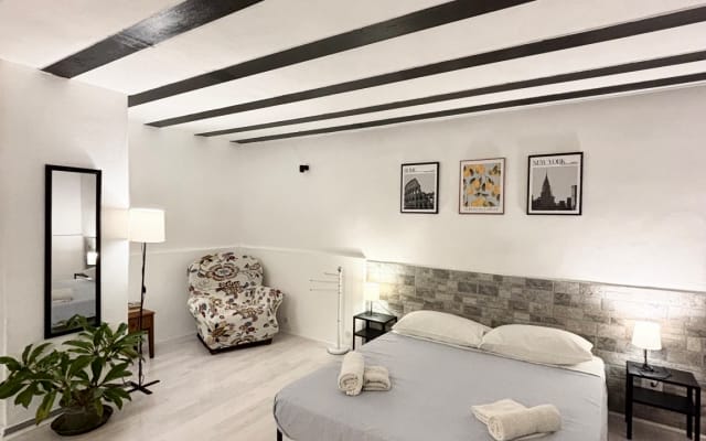 Studio in the Historic Center close to everything!