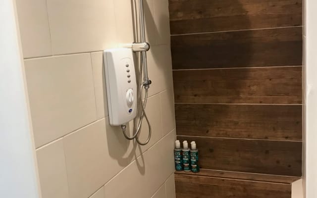 Apartamento en planta baja cerca de estaciones.