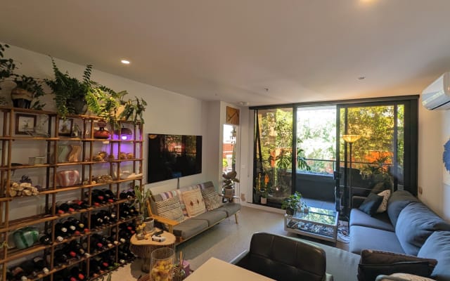 Private room - Cosy, plant filled apartment in queer Collingwood
