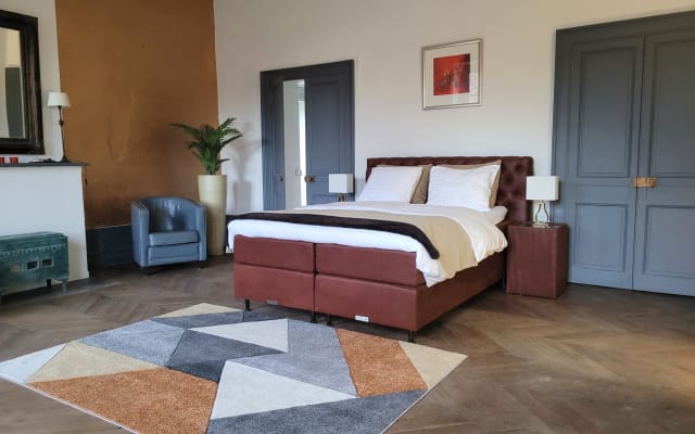 Castle stay in nice rural village with commerce and outdoor activities