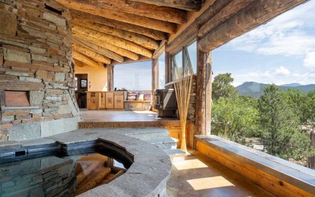 Santa Fe Ridgetop Earthship Retreat + 2 Hot Tubs + Amazing Views - Picture 15