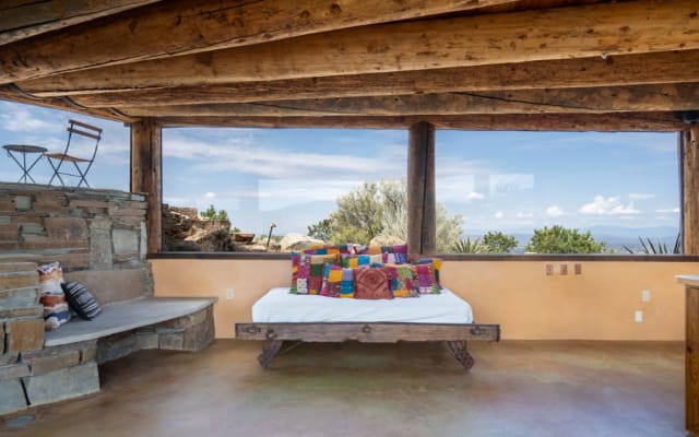 Santa Fe Ridgetop Earthship Retreat + 2 Hot Tubs + Amazing Views - Picture 16