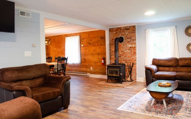 Holler Hideaway- Gemütliches Haus für 4 Personen auf 30 bewaldeten...