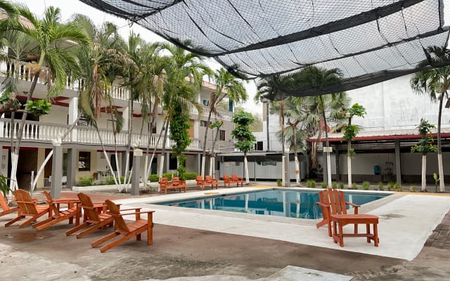 Acogedor loft en Surf City con piscina y playa.