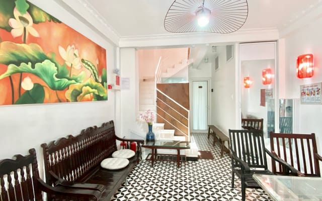 Cozy & Quiet Studio · Balcony · Zoo / History Museum · B2
