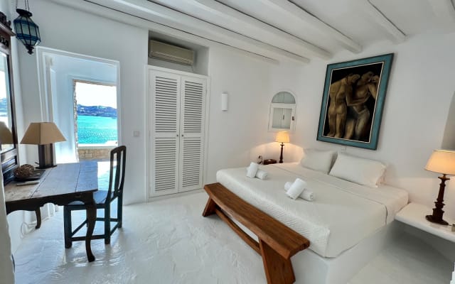 Panos's listing on misterb&b - Blue room