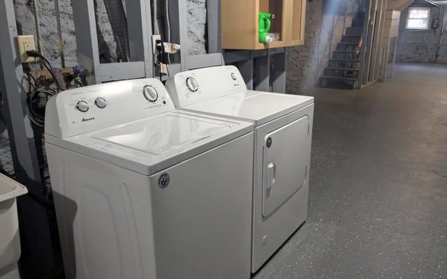 Michaels Inserat auf misterb&b - Washer & dryer in the basement