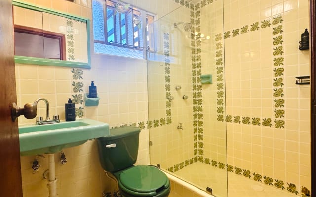 Richie's listing on misterb&b - You will also find bamboo cotton towels and locally made, organic products from Yucatan Senses, including body wash, body milk, shampoo, and conditioner.