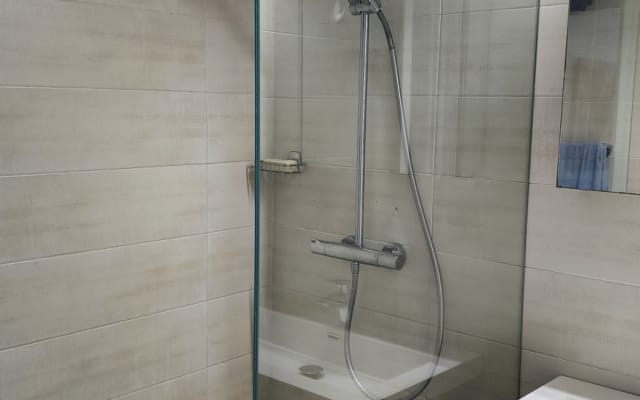 Beautiful apartment in sought-after residence near town center and...