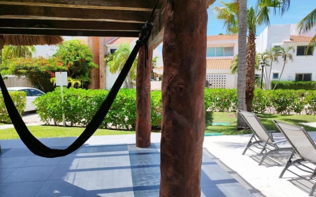 Beach House In Zona Hotelera with Pool - Picture 8