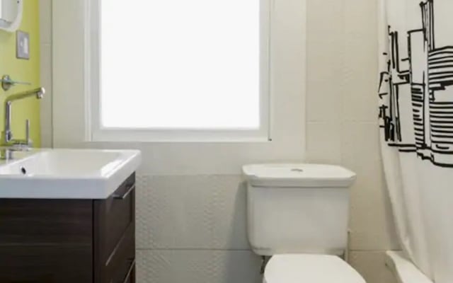 2 En Suite Baths-Walkable, Book Your Castro Holiday Now!  - Picture 8