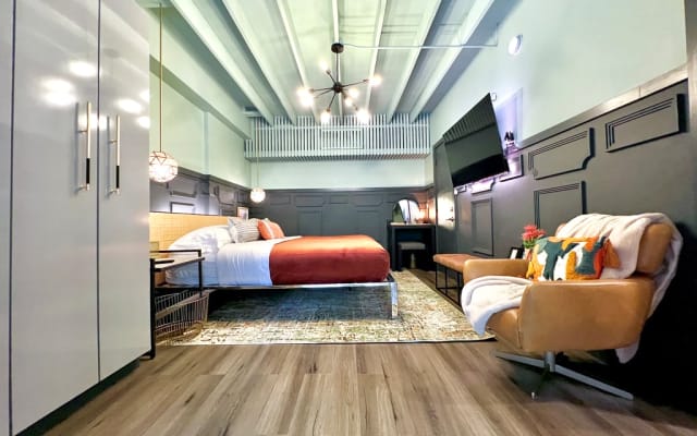North Suite - Cozy King Suite in Wilton Manors Walk to the Drive