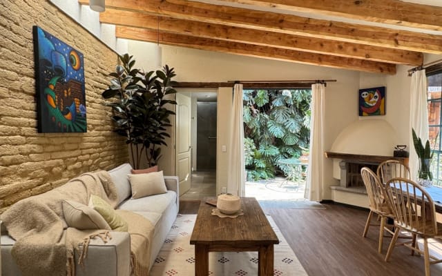 Complete and private lodging surrounded by garden in San Angel