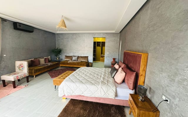 Tranquila casa con piscina en amizmiz