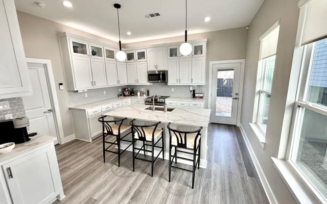 1-Bedroom Retreat, near Downtown & Bishop Arts