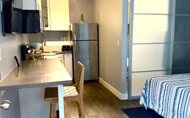 Chic Studio in Downtown Vegas!