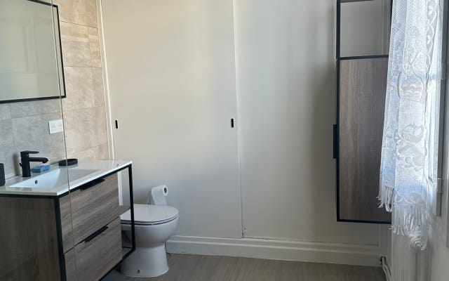 2 quartos luminosos 40m2 no topo da moradia