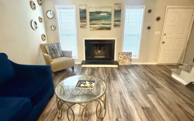 Beautiful Blue Dream Apartment in Stone Mountain