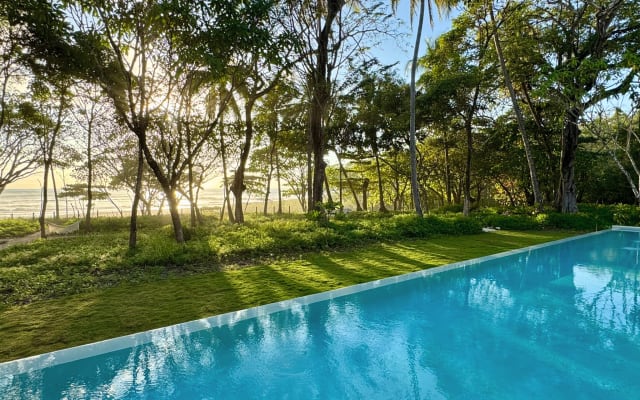 Sea Wing Oceanfront Paradise à Santa Teresa - Villa 4BR