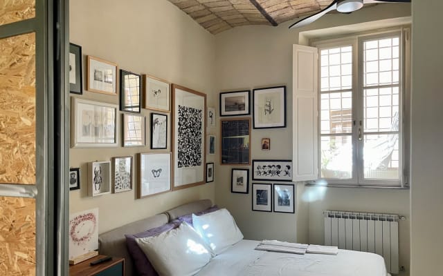 Maurizio's listing on misterb&b - Bedroom with ceiling fan