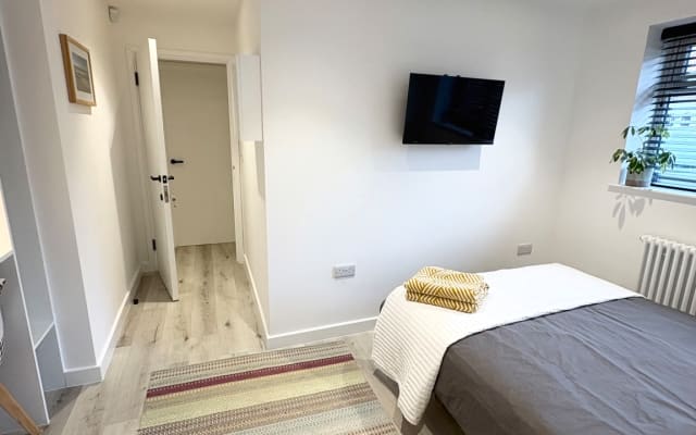 Rückzugsort mit eigenem Bad in Bowerhill Melksham. 12 Meilen von Bath.