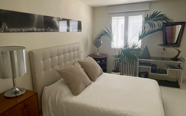 Suite Zimmer. Ausstattung. Zimmer mit eigenem Bad, kommuniziert.