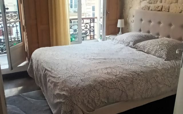Privatzimmer in einer Unterkunft im Zentrum von Paris