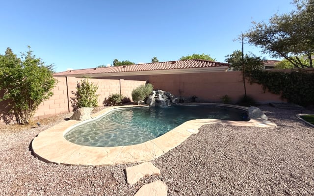 casa privada en un barrio tranquilo con piscina en el patio trasero aislado - Foto 18