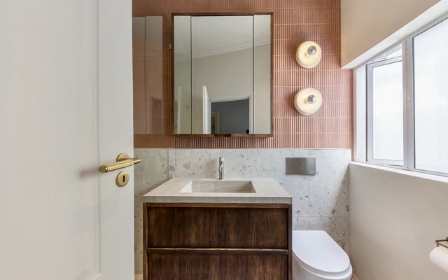 Private Queen Room in Stylish Flat with Ocean Views & Shared Space