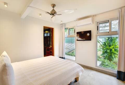 Die im Herzen von Tamarindo gelegene Villa Ananda ist neu und modern.