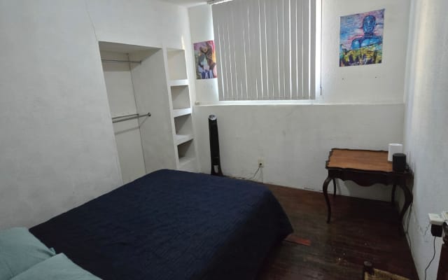 Chambre simple et confortable, excellente situation, quartier très...
