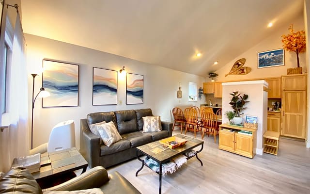 *RENOVATED*Camp de base pour les aventures en plein air, piscine et...