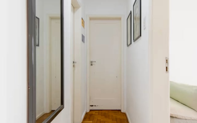 Charming room in Flamengo, close to the metro.