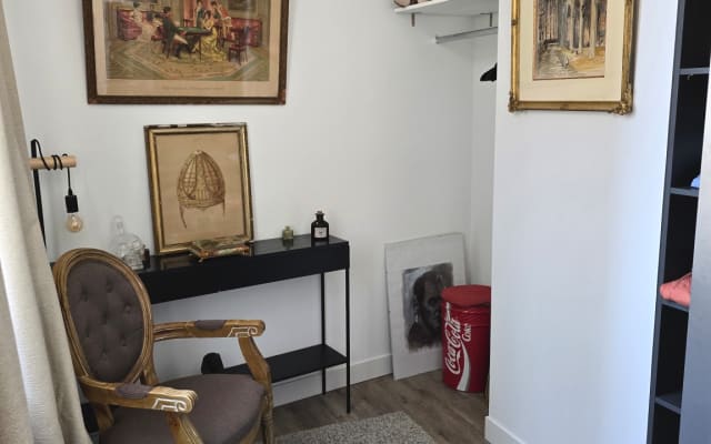 Albins Inserat auf misterb&b - espace dressing de la chambre