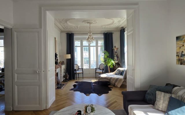 Quarto num belo apartamento no centro da cidade