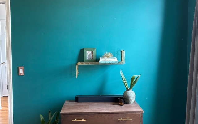 Sunny & spacious Uptown bedroom w/ private bath