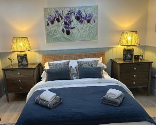 A charming Garden Studio Retreat in the Heart of Dorking.