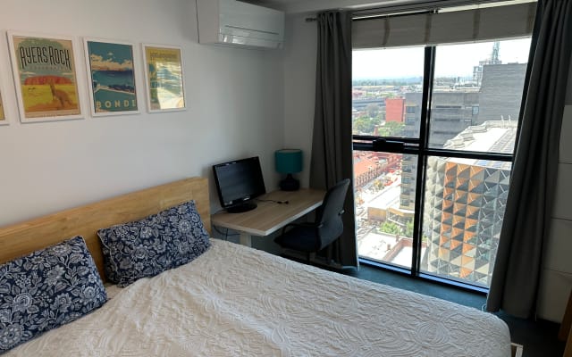 Retiro de la ciudad de 2 niveles 100m2 w / Parking | +Workspace justo...