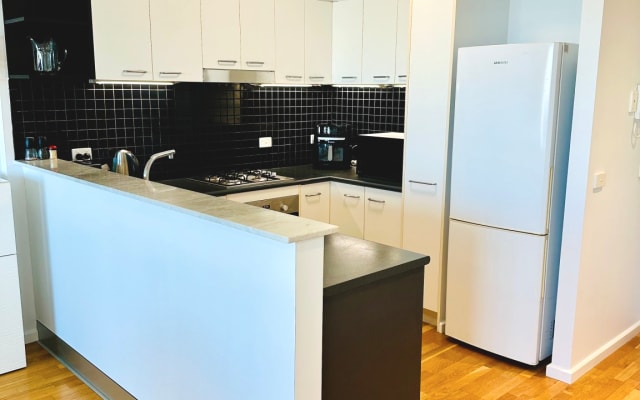 Retiro de la ciudad de 2 niveles 100m2 w / Parking | +Workspace justo...