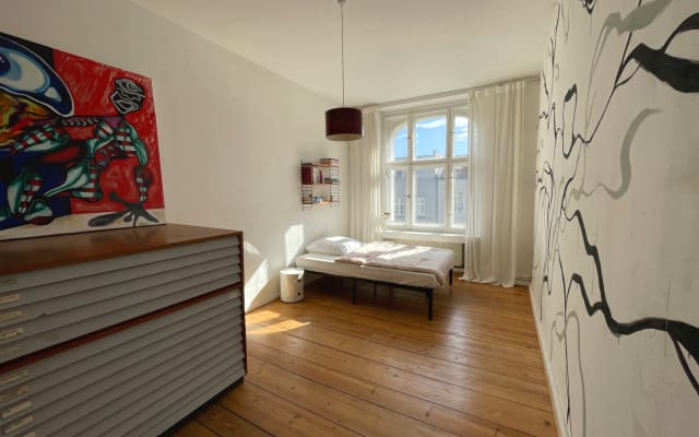 Chambre privée spacieuse dans un appartement central confortable