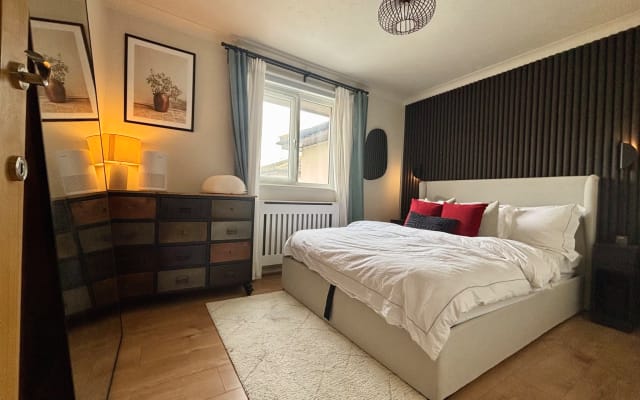 Premium SE1 Escape | King Room, Quiet, Inclusive, Near Central London