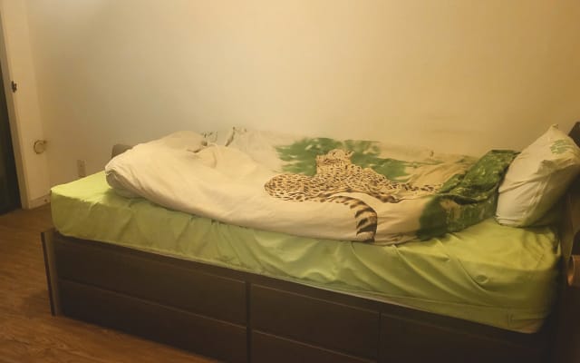 SUCHE KURZ-/LANGFRISTIGE ZIMMERMITBESTEHUNG MEINER GROSSEN 4LDK...