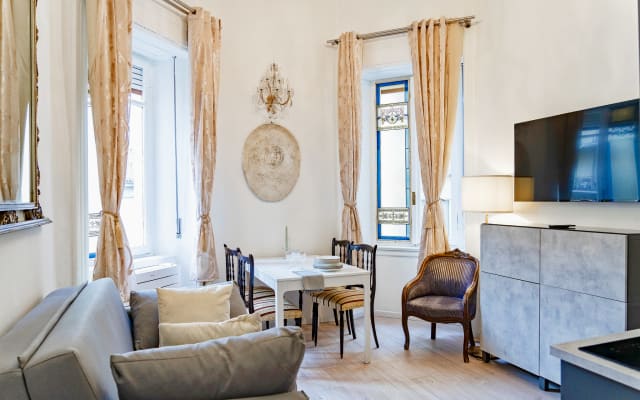 [5 Min High City] Elegant and Historic Apartment