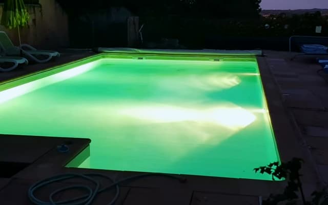 Casa di campagna con 4 camere da letto, piscina e ampio prato