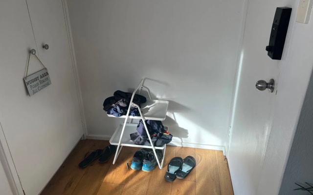 Sunny private room in naturist/nudist shared Bondi apartment  - Picture 8