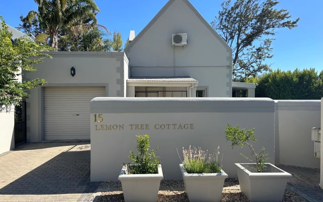 Lemon Tree Cottage es una encantadora cabaña sin servicio de comidas