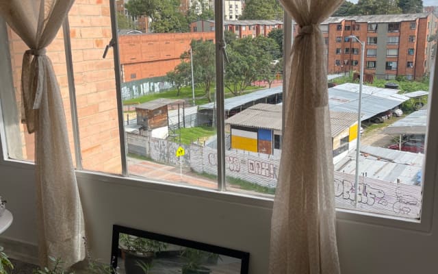 Hermoso apartamento en el norte de la ciudad.
Hermoso apartamento. Eng