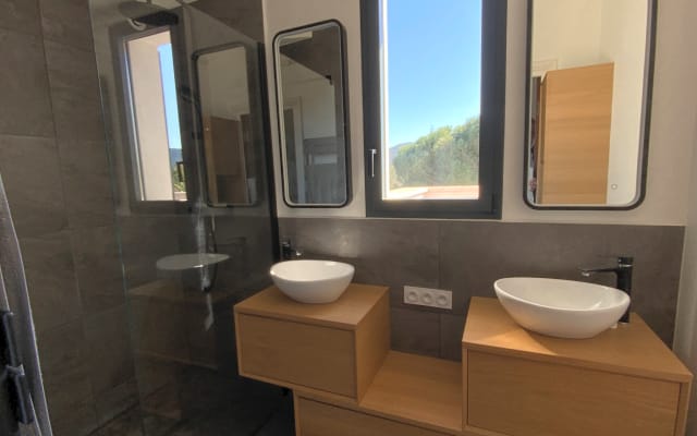 1 double bedroom with private balcony, shared bathroom and toilet.