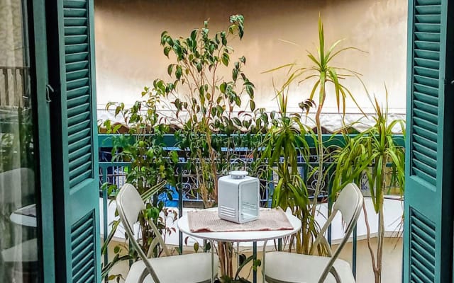 The Happy Town House , 300m from the metro station